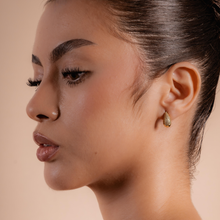 Load image into Gallery viewer, Thin Shiny Drop Earrings
