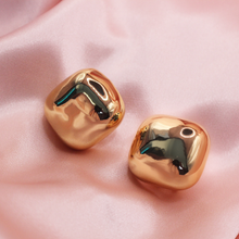Load image into Gallery viewer, Cube Clip Earrings
